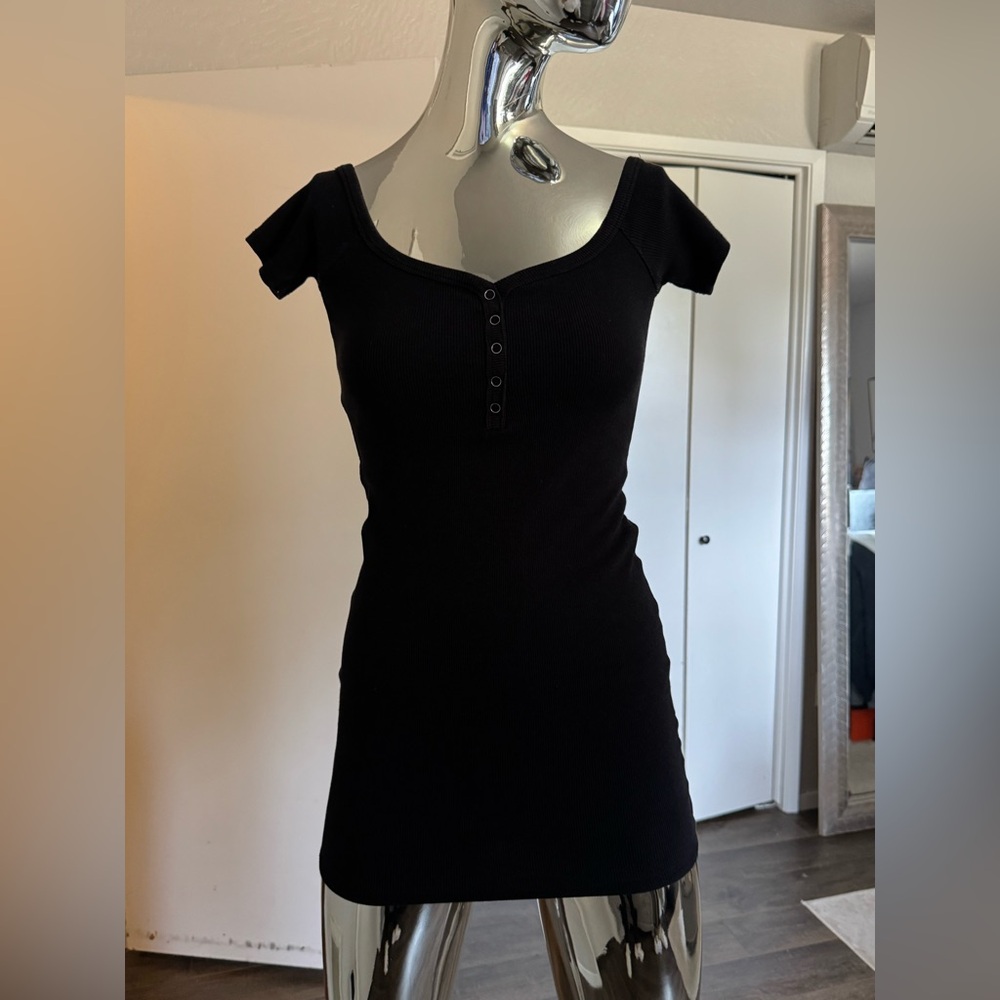 Black Ribbed Short Sleeve Top